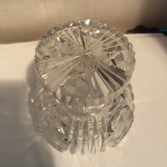 Elegant vintage crystal Perfume Bottle. Stunning little perfume bottle- like new - Picture 3 of 8